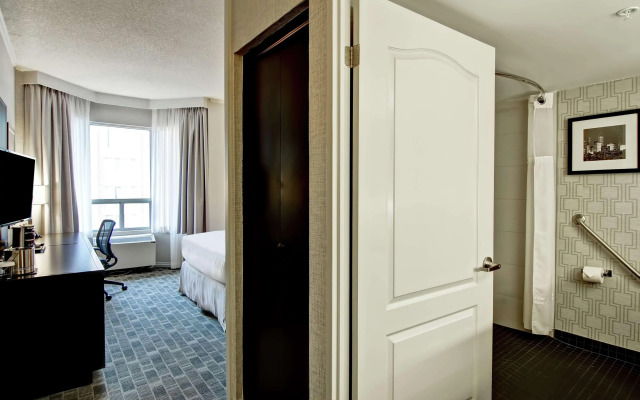 DoubleTree by Hilton Hotel Toronto Downtown