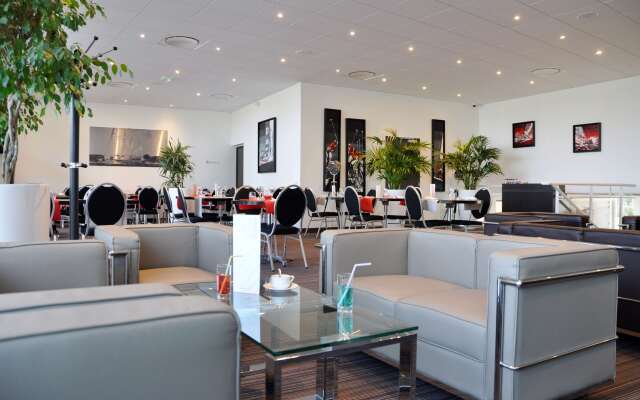 Golden Tulip Pornic Suites