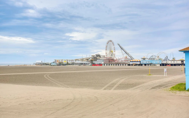 Quaint Wildwood Condo ~ Walk to Beach!