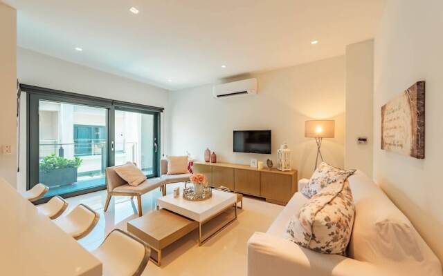 Waykiri Luxury Apartment, Unit A-13