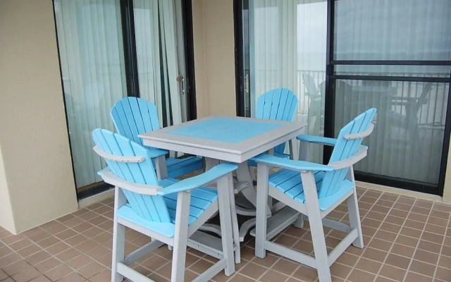Romar Place 303
