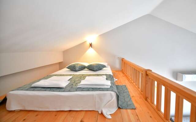 Red Moon Suites