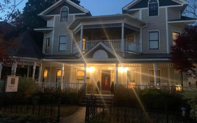 The 1425 Inn
