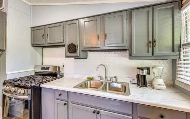 Hike, Golf & Fish: Pine Bluff Retreat