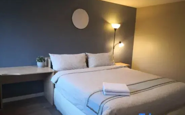 Vancouver airport hostel