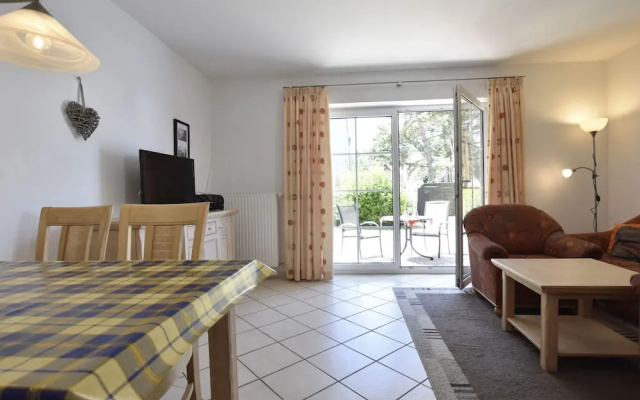 Spacious Apartment with Terrace in Dierhagen
