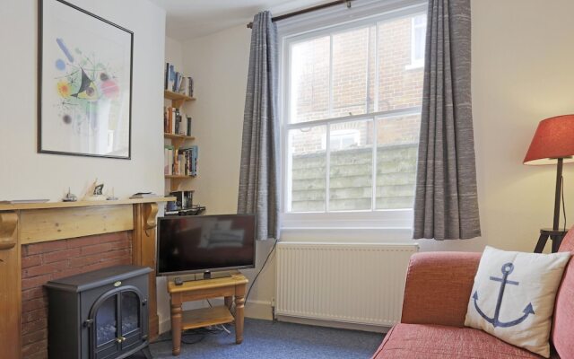 Peaceful holiday home in Southword with Garden