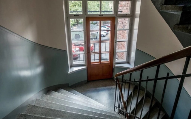 Roost Runeberginkatu