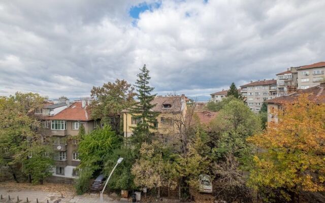 Fm Economy 3-Bdr Apartment - Spacious Lozenetz Area