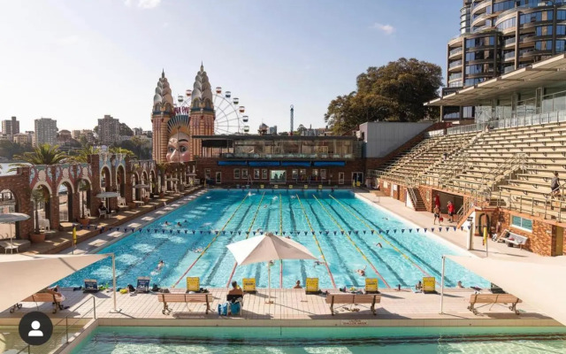 Luxurious 2 bed apartments Lavender Bay view