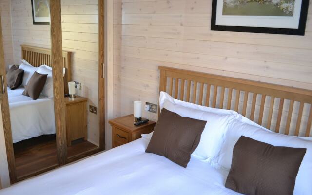 The Chiltern Lodges at Upper Farm Henton