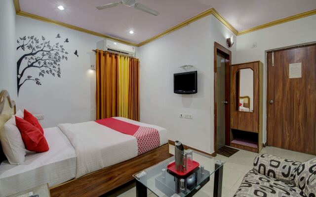 OYO 4275 Hotel Sunraj Residency