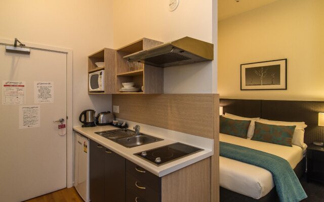 Gilmer Apartment Hotel