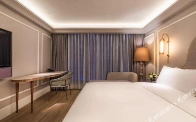 Mercure Hotel (Wuhan Yangluo Development Zone)