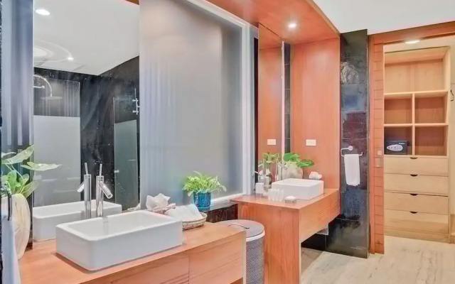 Luxurious 8-bedroom Dreamy Villa