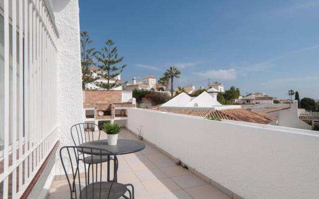 049 - Modern & Spacious Holiday Villa With Private Pool