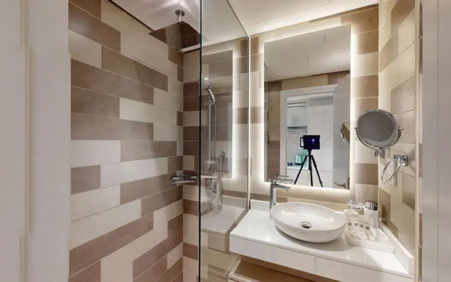 Palm Jumeirah - Seven Palm 245