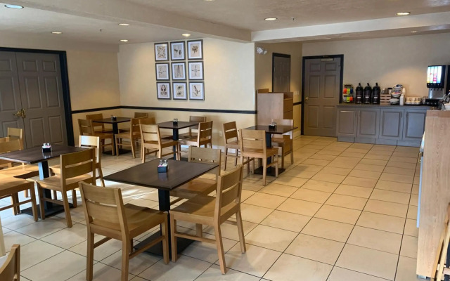 Country Inn & Suites by Radisson, West Valley City, UT