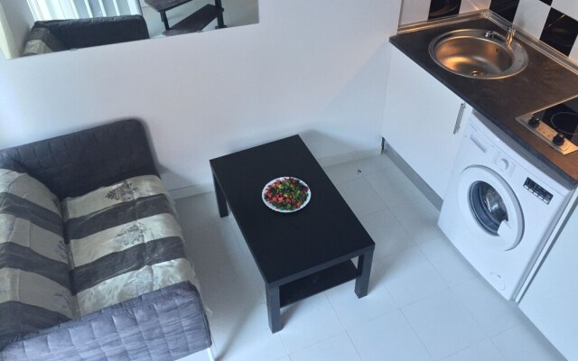 Estudio cercano a Plaza Castilla CBA1