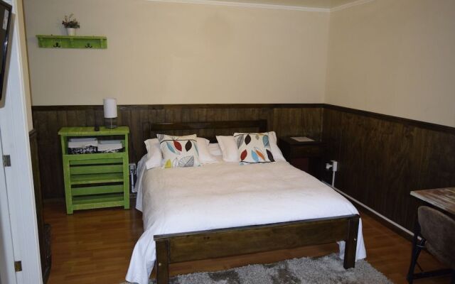 Hostal Akainik