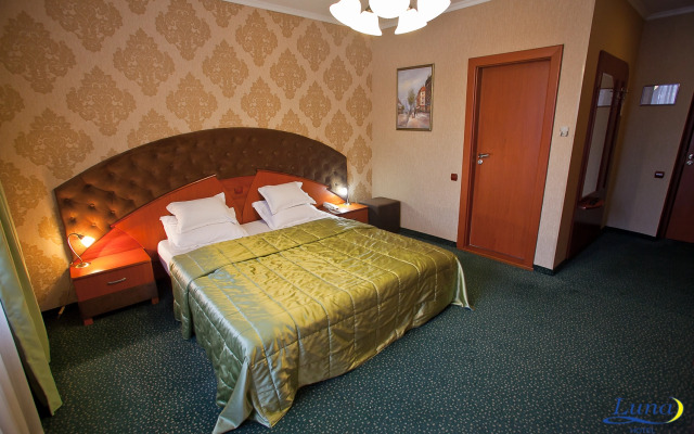 Luna Hotel