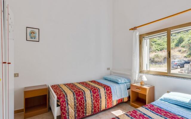 Lovely Holiday Home in Tresnuraghes near Sea