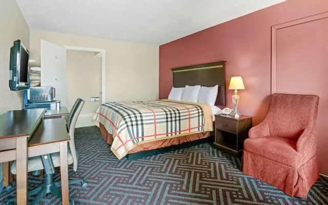 Days Inn Suites Manchester Tn