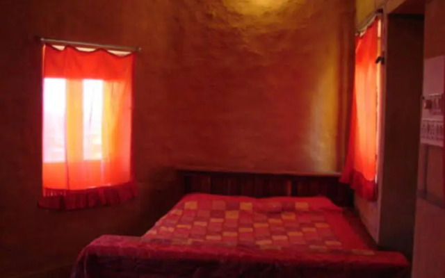 Mud Mirror Guesthouse