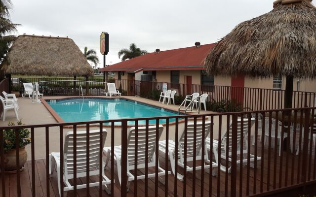 Super 8 Florida City Homestead