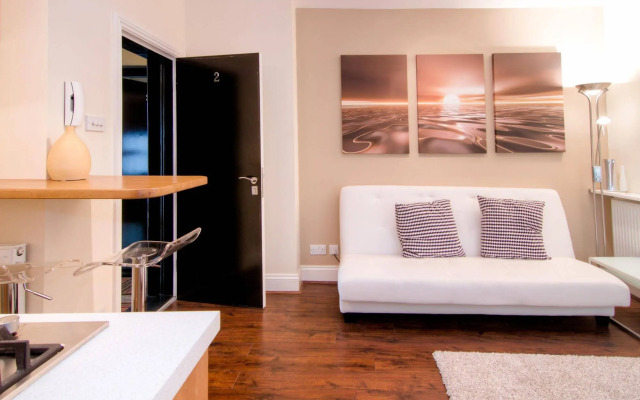 SHQ Apartments
