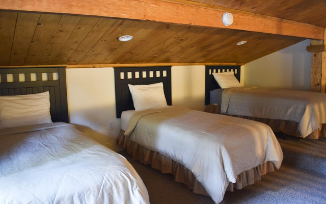 Exit Glacier Lodge