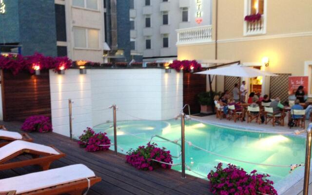 Novecento Suite