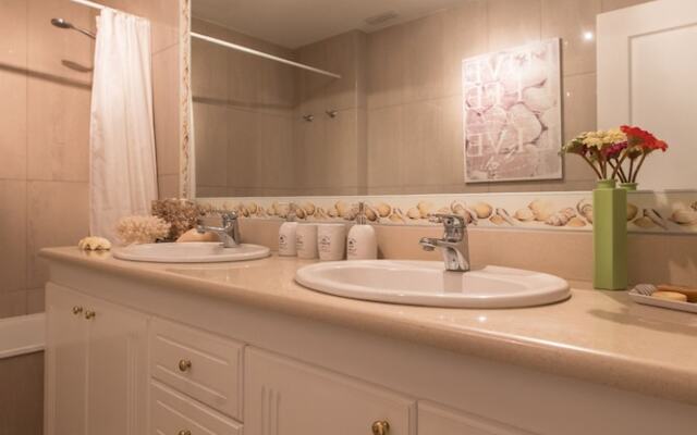 Terrazas del Duque Sun & BeachHouse in the New Golden Mile