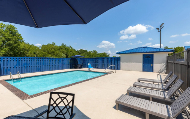 Days Inn by Wyndham Temple