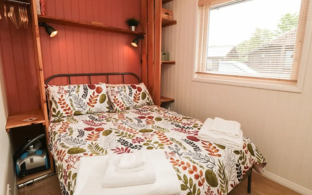 3 Valley View Lodges