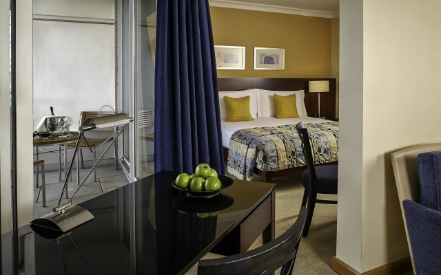 Chelsea Harbour Retreat