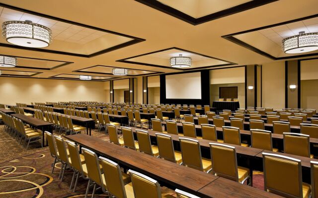 Sheraton Indianapolis Hotel at Keystone Crossing