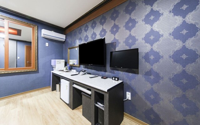 M Boss Motel