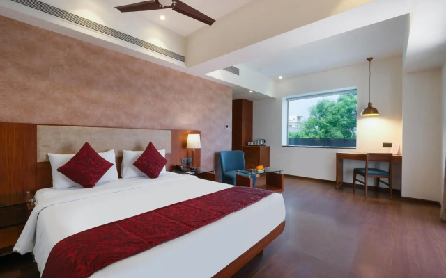 7 Apple Hotel - Viman Nagar Pune