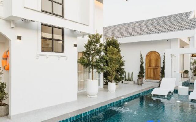 Zenzen Pool Villa