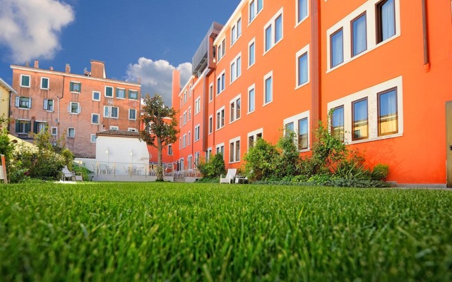 Carnival Palace Hotel