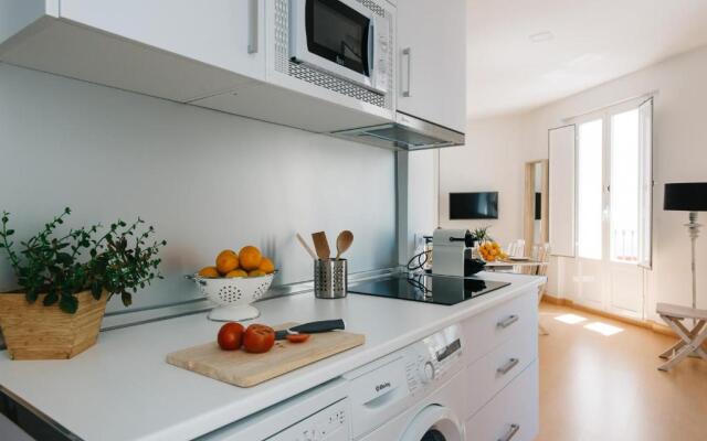 Hostly Acetres 2A-Penthouse in City Center-Fibre-Parking Opt