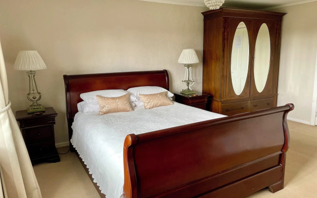 Pickmere Country House