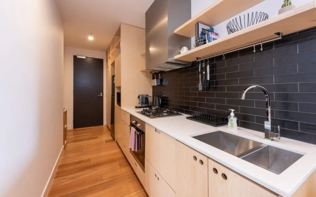 Modern 1 Bedroom Apartment in Brunswick East Near CBD
