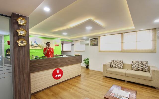 OYO 5379 Crown White House