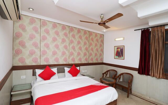 OYO 27878 Highway Inn International