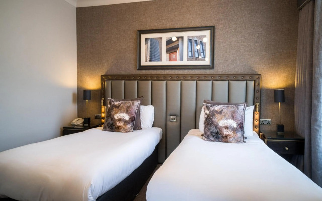 Number 10 Hotel