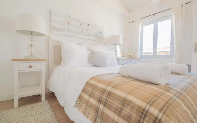 Sunlight Properties - "Neptune" - Bright - Old Town - By sea