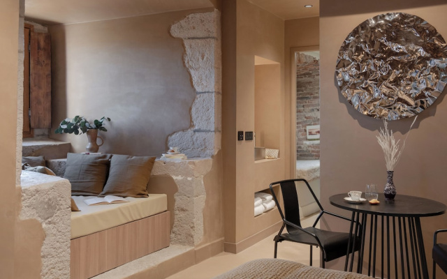 MiHotel - Cité Médiévale de Pérouges