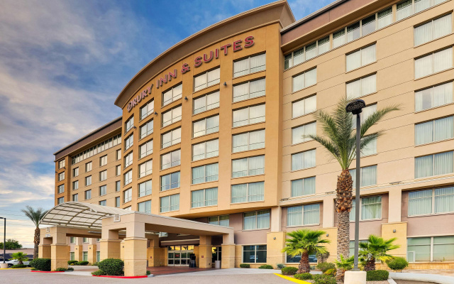 Drury Inn & Suites Phoenix Chandler Fas...